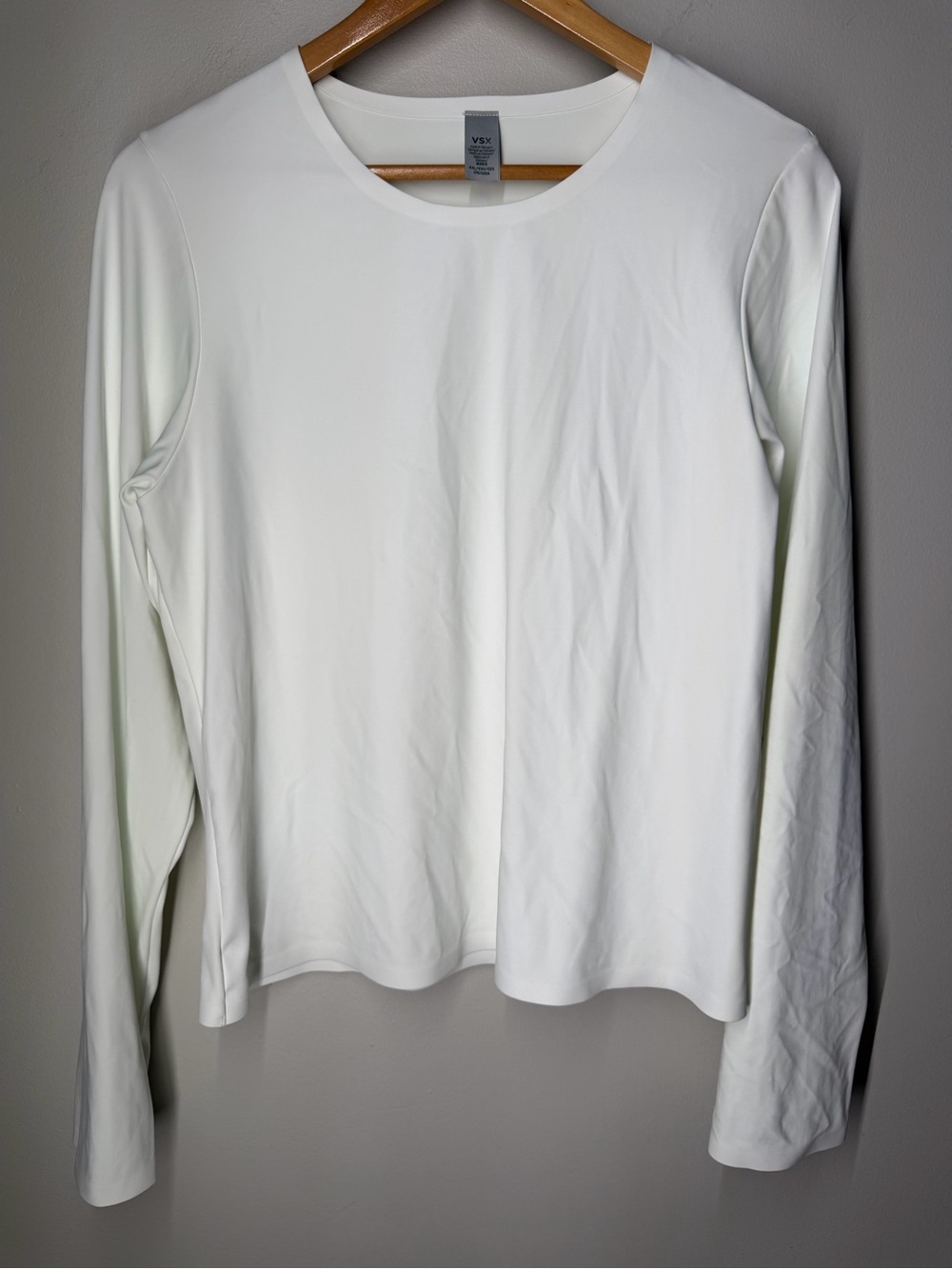 Victoria’s Secret VSX Elevate Long Sleeve Performance Activewear Top Gym - Picture 3 of 12